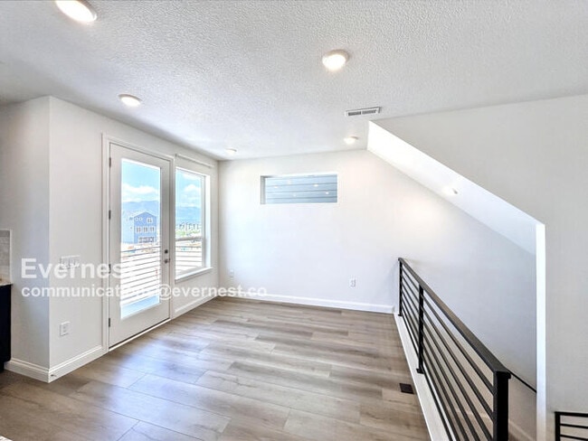 Building Photo - 10729 Lewanee Pt
