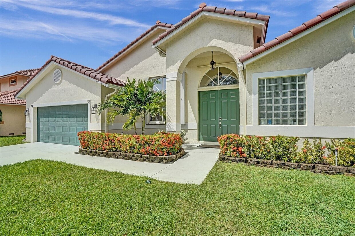 10261 SW 13th St, Pembroke Pines, FL 33025 House for Rent in Pembroke