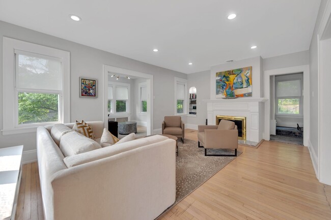 Building Photo - 277 Van Nostrand Ave