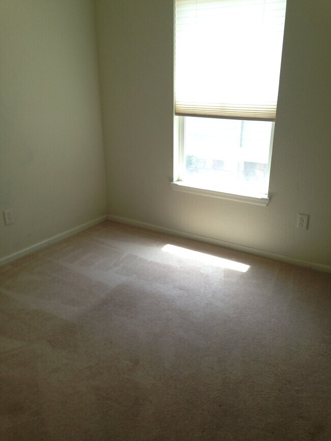 Foto del edificio - 3BD/2.5BA in Englewood with Attached Garage
