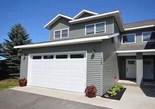 Building Photo - 723 Eastgate Pl