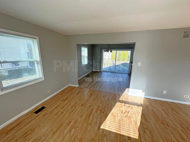 Foto del edificio - 908 Parker Dr