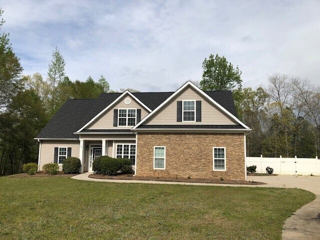 Primary Photo - Executive home in quiet subdivision 4 bedr...