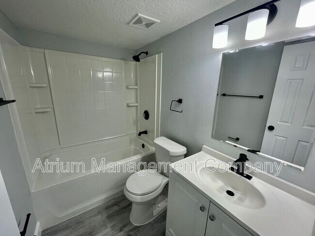 Foto del edificio - 5305 N Boulevard