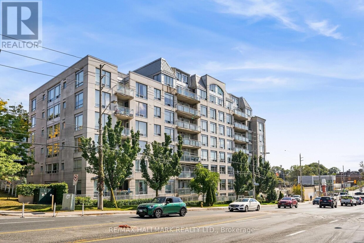 Primary Photo - 1801-1801 Bayview Ave