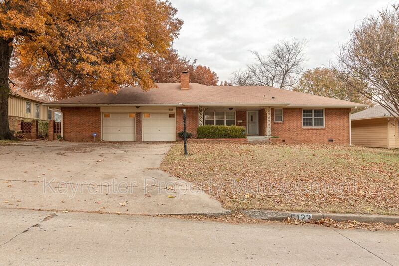 Primary Photo - 5123 E 23rd St