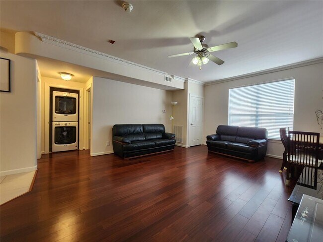 Foto del edificio - 6655 W Sam Houston Pkwy S