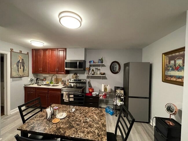 Foto del edificio - 8100 Oakton St