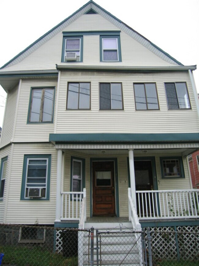 Building Photo - 130 Cedar St