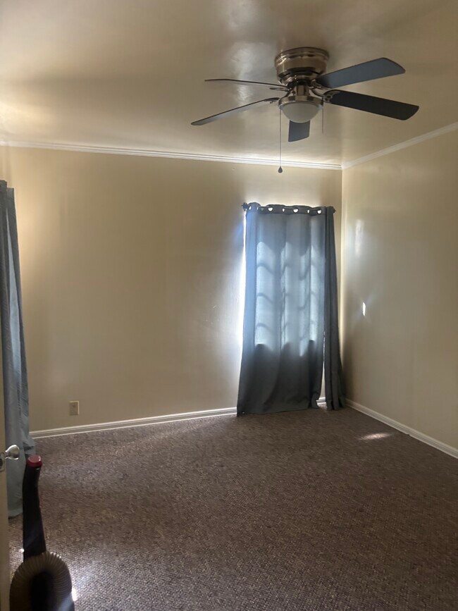 Foto del edificio - 4861 Dockweiler St