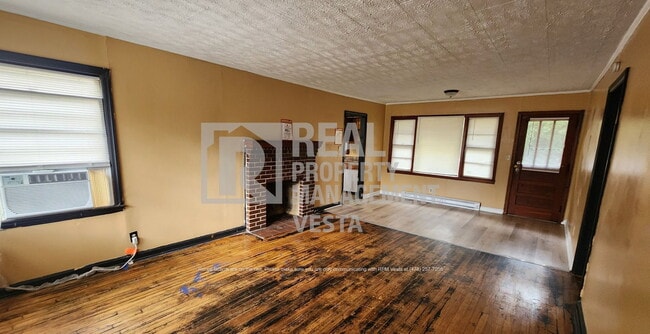 Building Photo - 2804 Skyline Dr