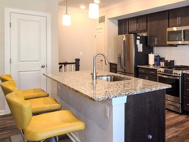 Foto del edificio - Luxury 4-Level Condo TH in Rippon Landing