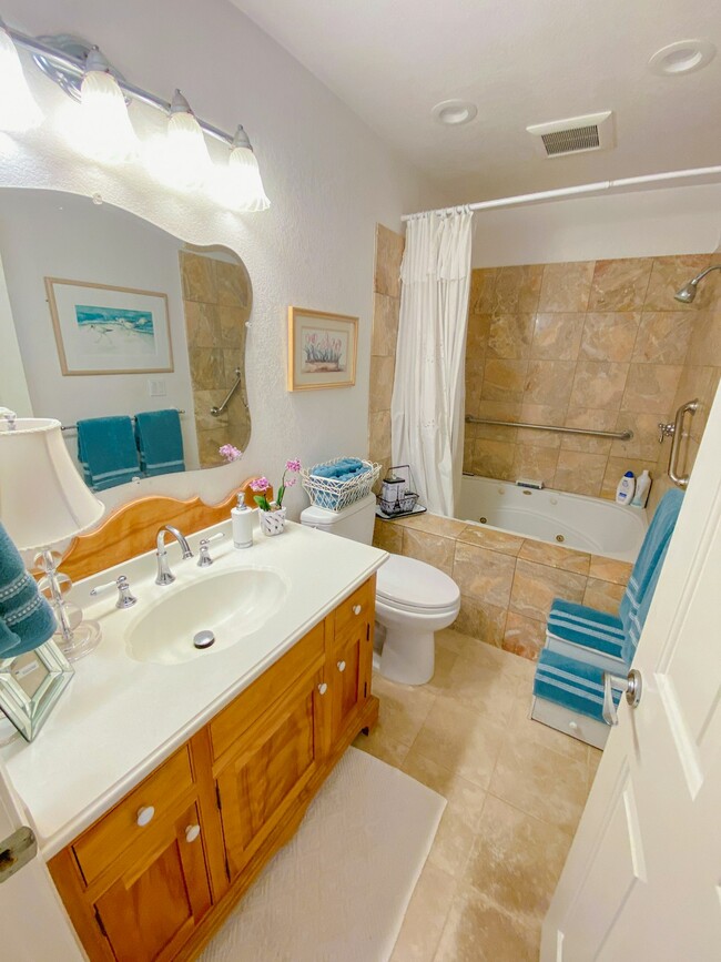 Foto del edificio - 3375 Foothill Road, Unit 522A