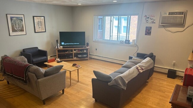 Building Photo - 115 Highland Ave