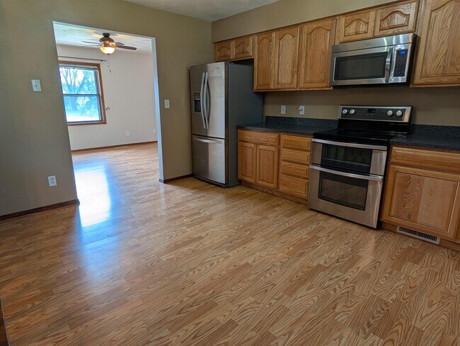 Foto del edificio - 204 Hickory Dr