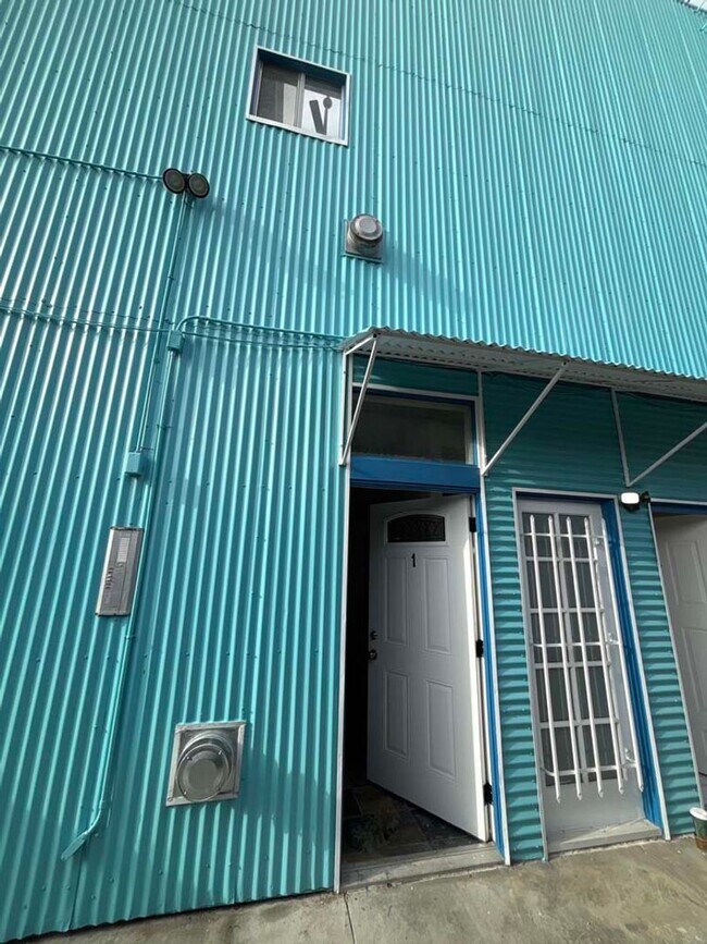 Foto del edificio - 915 Broadway St