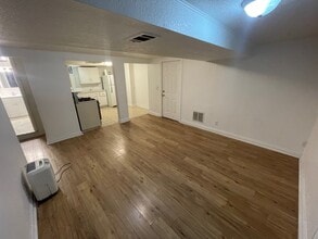 Building Photo - 1304 E North St