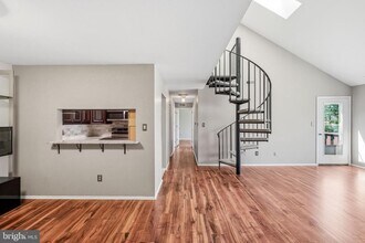 Building Photo - 4215C Aberdeen Dr