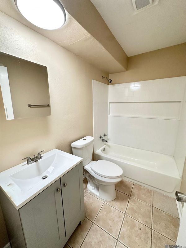 Foto del edificio - 3204 N Stevendale Rd