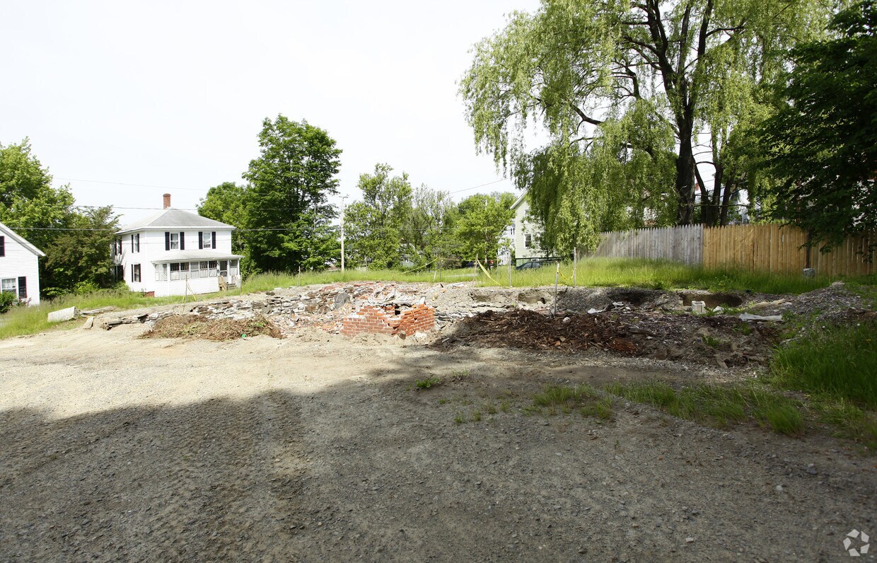 18 Mechanic St, Skowhegan, ME 04976 Apartments in Skowhegan, ME