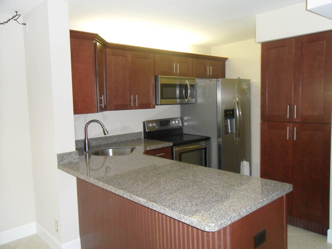Building Photo - 202 Foxtail Dr