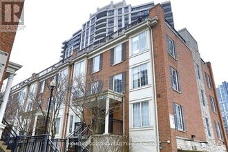 Building Photo - 3-603 Everson Dr