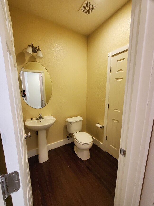 Building Photo - 5250 Cliff House Way
