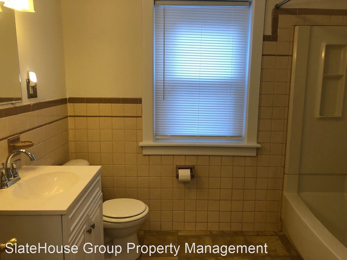 Primary Photo - 4 br, 1 bath House - 74 W 5th St