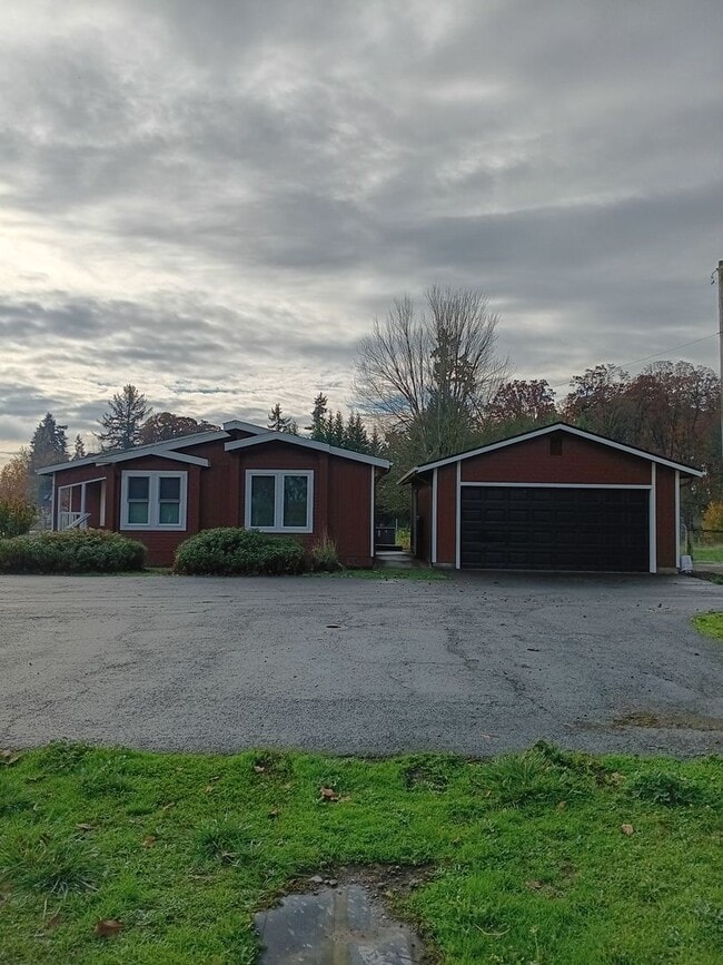 Building Photo - Country Living In The Independence Area Is...