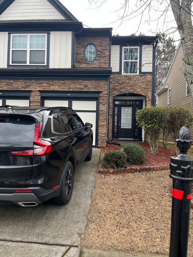 Building Photo - 5745 Weddington Dr