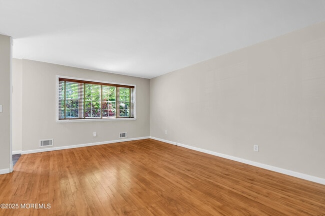 Building Photo - 562 Innkeeper Ln