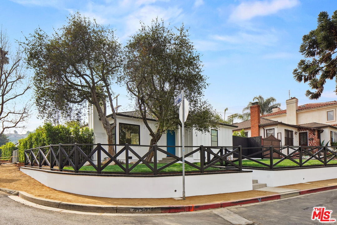 Primary Photo - 4130 Verdugo View Dr