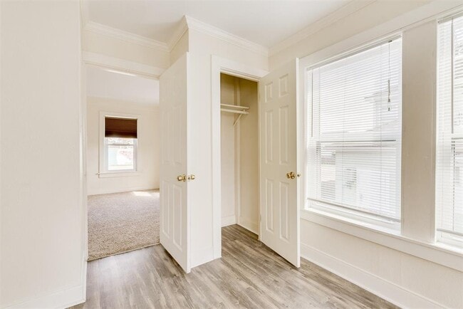 Building Photo - 210 W 13th St
