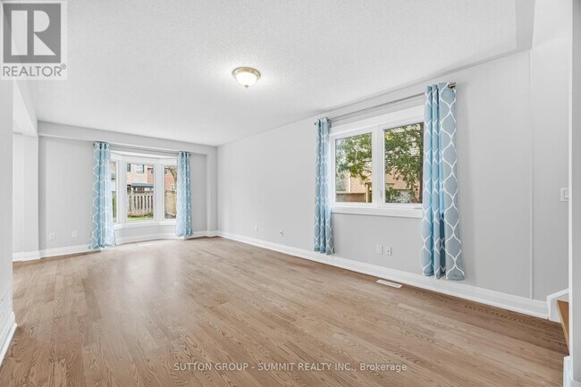 Photo du bâtiment - 139 Genesee Dr