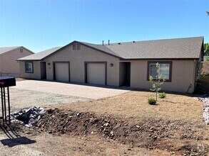 Building Photo - 9501 E Magma Dr