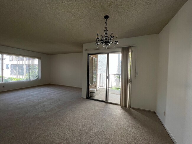 Building Photo - 1003 N Stoneman Ave