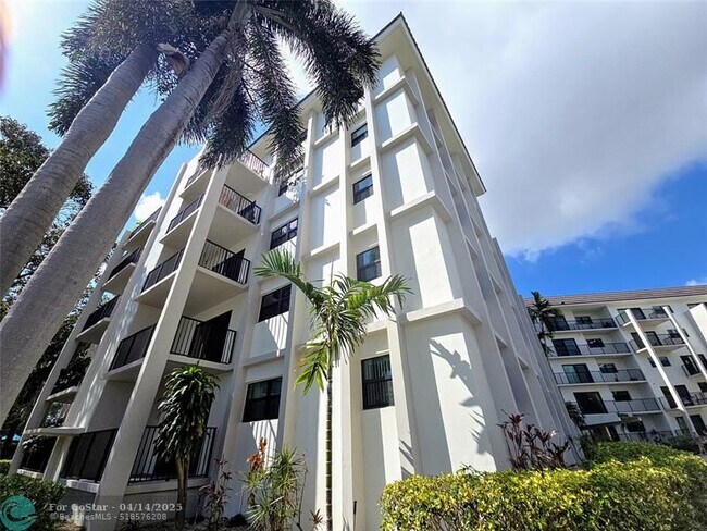 Building Photo - 1000 River Reach Dr