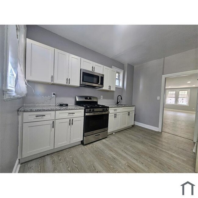 3 Bedroom 2 Bathrooms - 3 Bedroom 2 Bathrooms Townhome