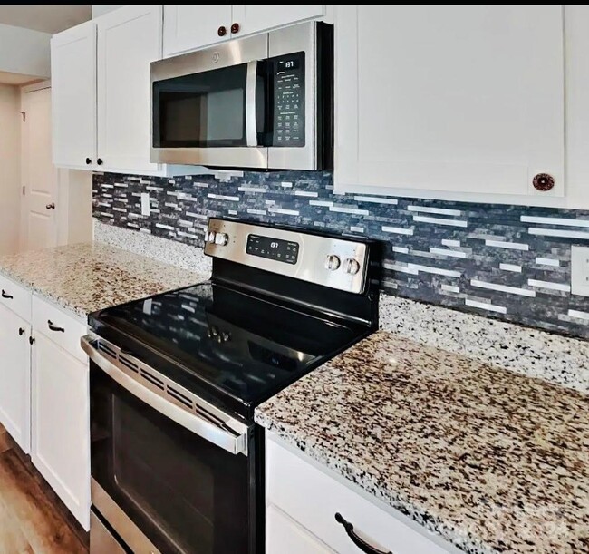 Building Photo - 2116 Fathom Wy