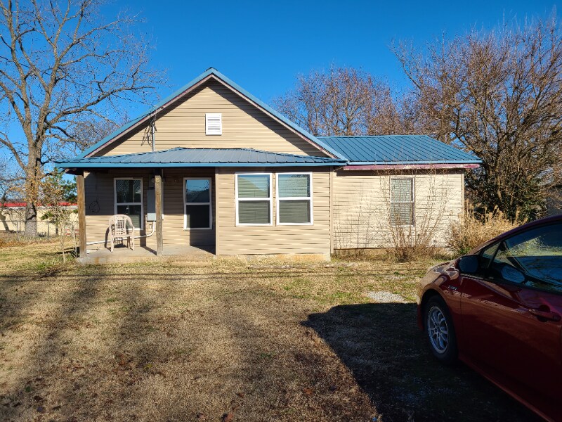 Primary Photo - 868 Missouri Ave