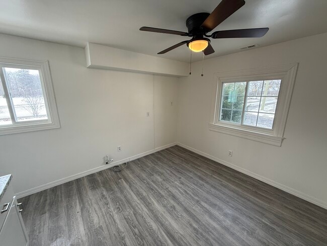 Building Photo - 611 Montana Ave