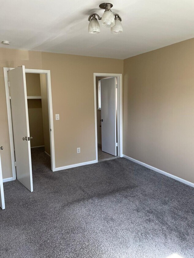 13905 Camelot Dr Unit 71, Sterling Heights, MI 48312 Condo for Rent