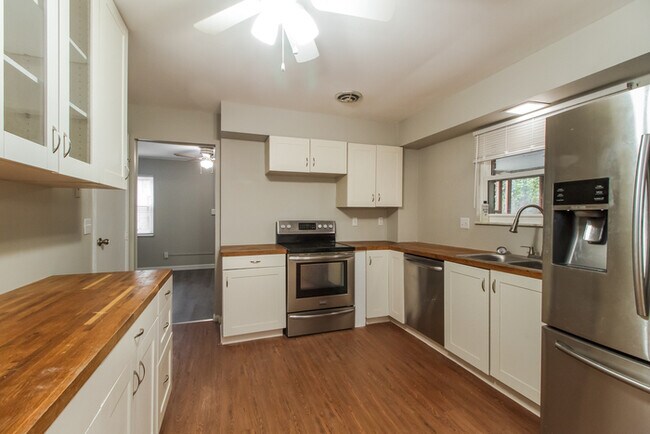Foto del edificio - 6072 Tridale Ct