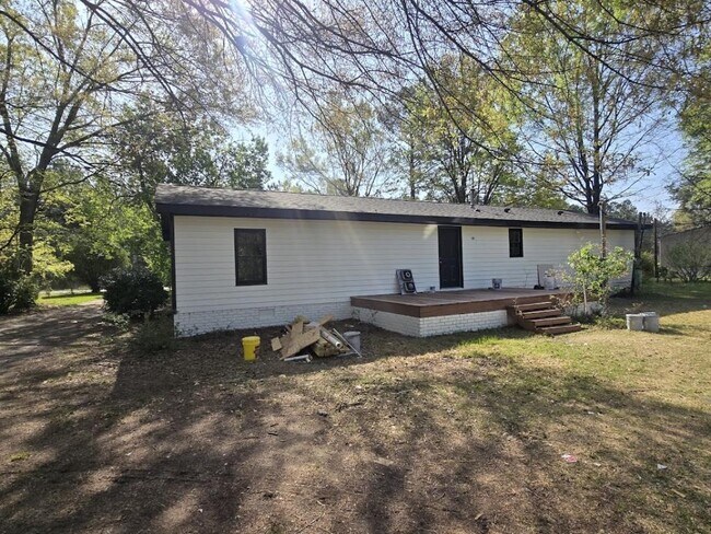Foto del edificio - 2619 W Black Creek Rd