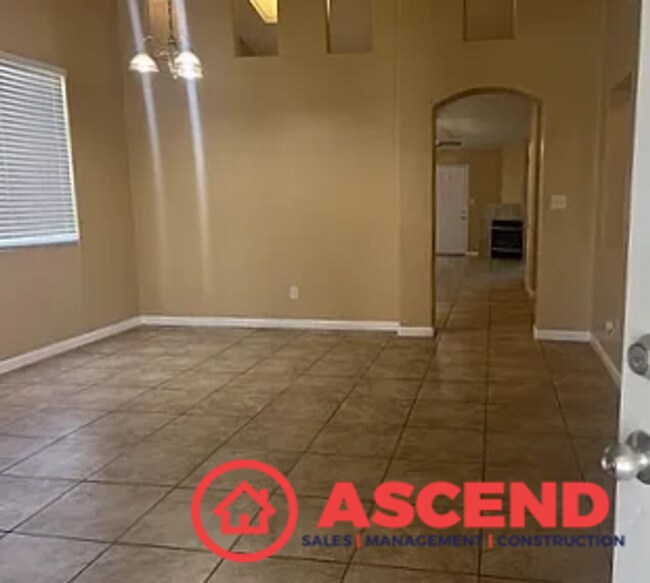 Foto del edificio - Lovely 3 Bedroom Home Off Stockdale Hwy!