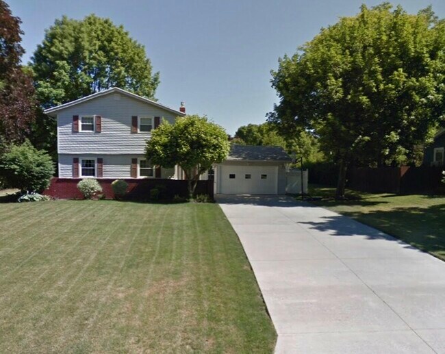 Building Photo - 37 Royal View Dr