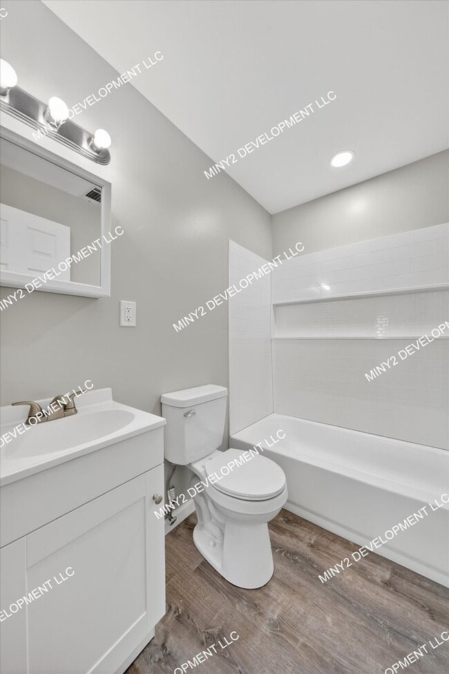 Building Photo - 12862 Georgiana Ave