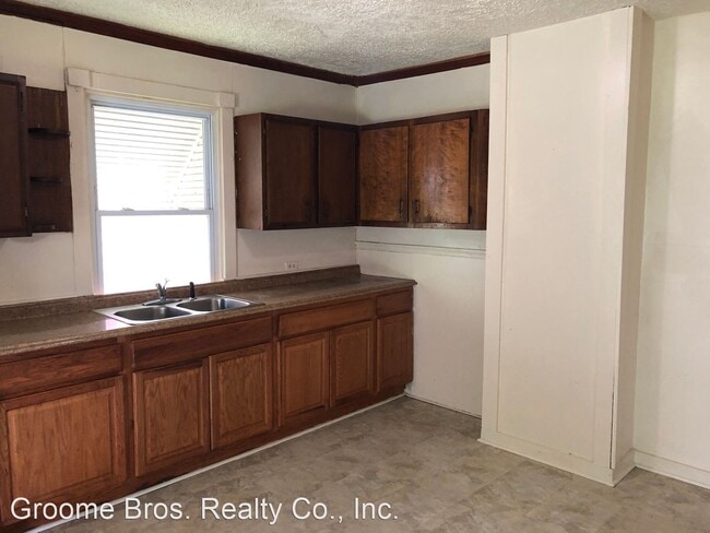 Building Photo - 2 br, 1 bath House - 1902 Parkwood Ave.