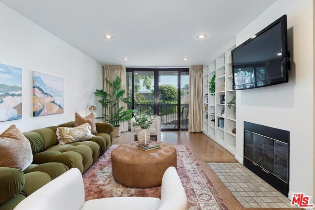 Foto del edificio - 1351 N Crescent Heights Blvd