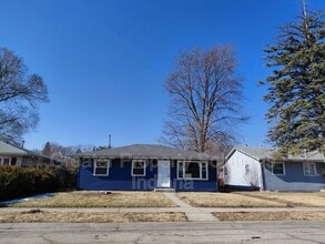 Building Photo - 7416 Montana Ave